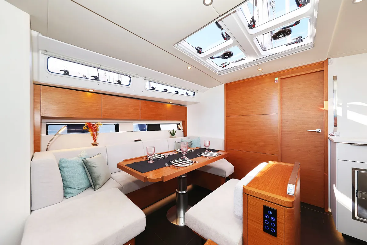 Salon of Blondie - Ow, a Hanse Yachts Hanse 460 sailboat at Grad Kaštela, Croatia
