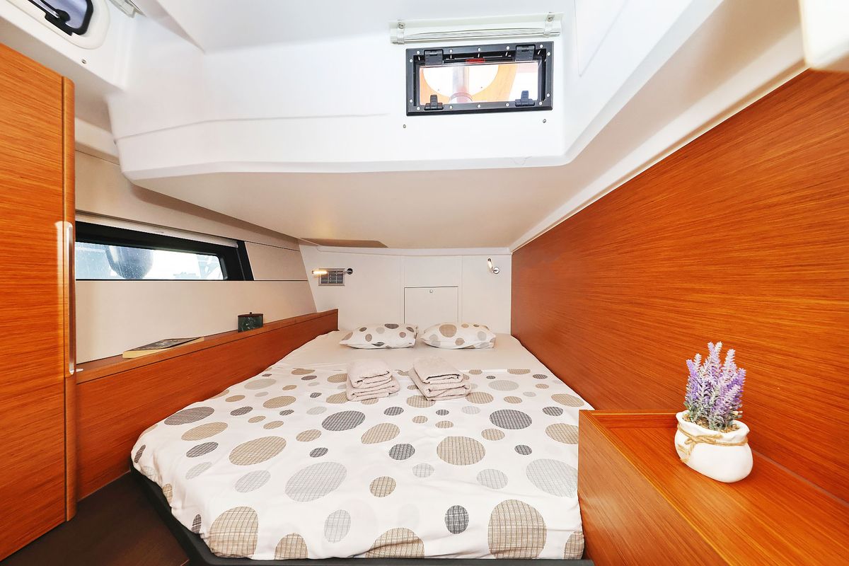 Cabin on Blondie - Ow, a Hanse Yachts Hanse 460 sailboat at Grad Kaštela, Croatia