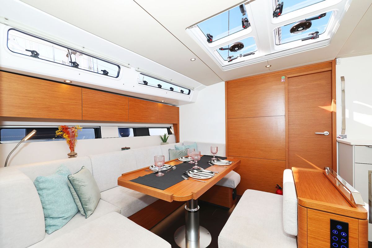 Salon of Blondie - Ow, a Hanse Yachts Hanse 460 sailboat at Grad Kaštela, Croatia