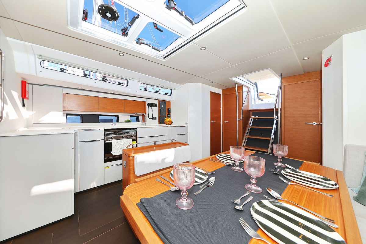 Salon of Blondie - Ow, a Hanse Yachts Hanse 460 sailboat at Grad Kaštela, Croatia