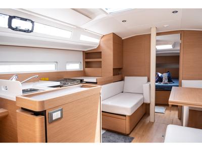 Galley of Tomeu, a Jeanneau Sun Odyssey 410 sailboat at Elephant Butte Estates, United States