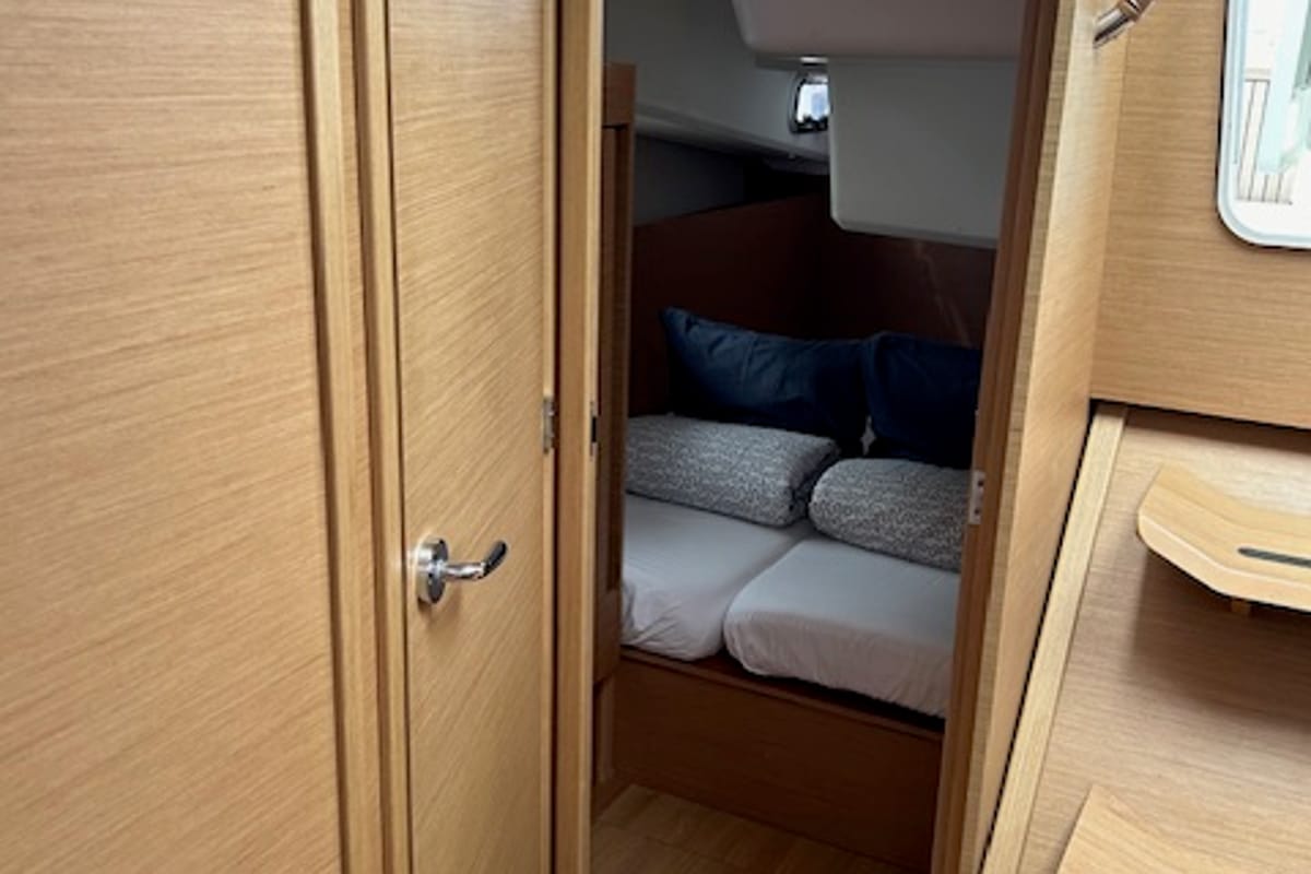 Cabin on Tomeu, a Jeanneau Sun Odyssey 410 sailboat at Elephant Butte Estates, United States