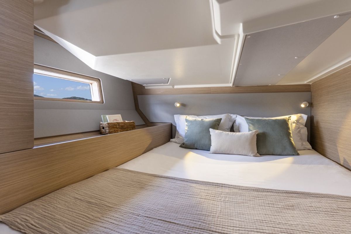 Cabin on Margarita, a Beneteau Oceanis 52 sailboat at Olbia, Italy