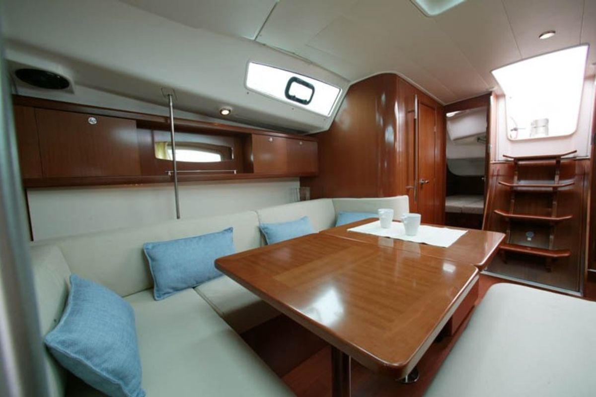 Salon of Arietta, a Beneteau Oceanis 40 sailboat at Volos Municipality, Greece