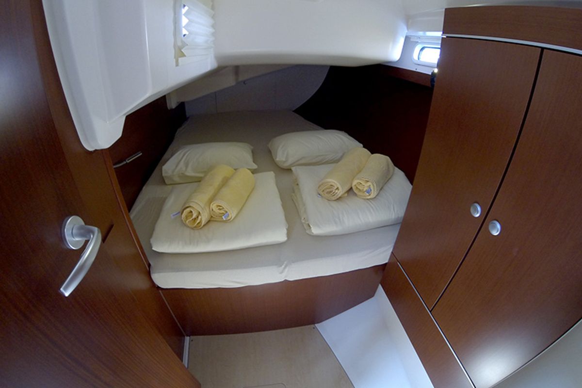 Cabin on Ariel, a Hanse Yachts Hanse 385 sailboat at Grad Šibenik, Croatia