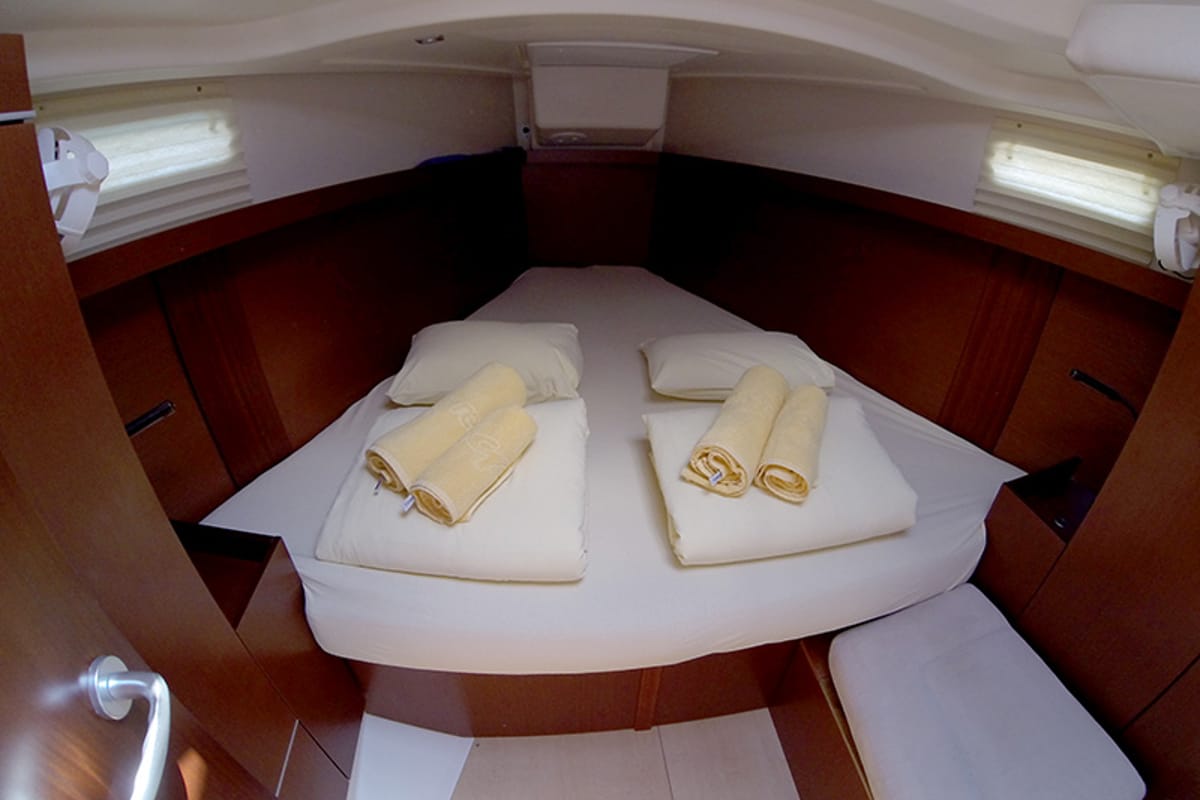 Cabin on Ariel, a Hanse Yachts Hanse 385 sailboat at Grad Šibenik, Croatia