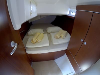 Cabin on Ariel, a Hanse Yachts Hanse 385 sailboat at Grad Šibenik, Croatia