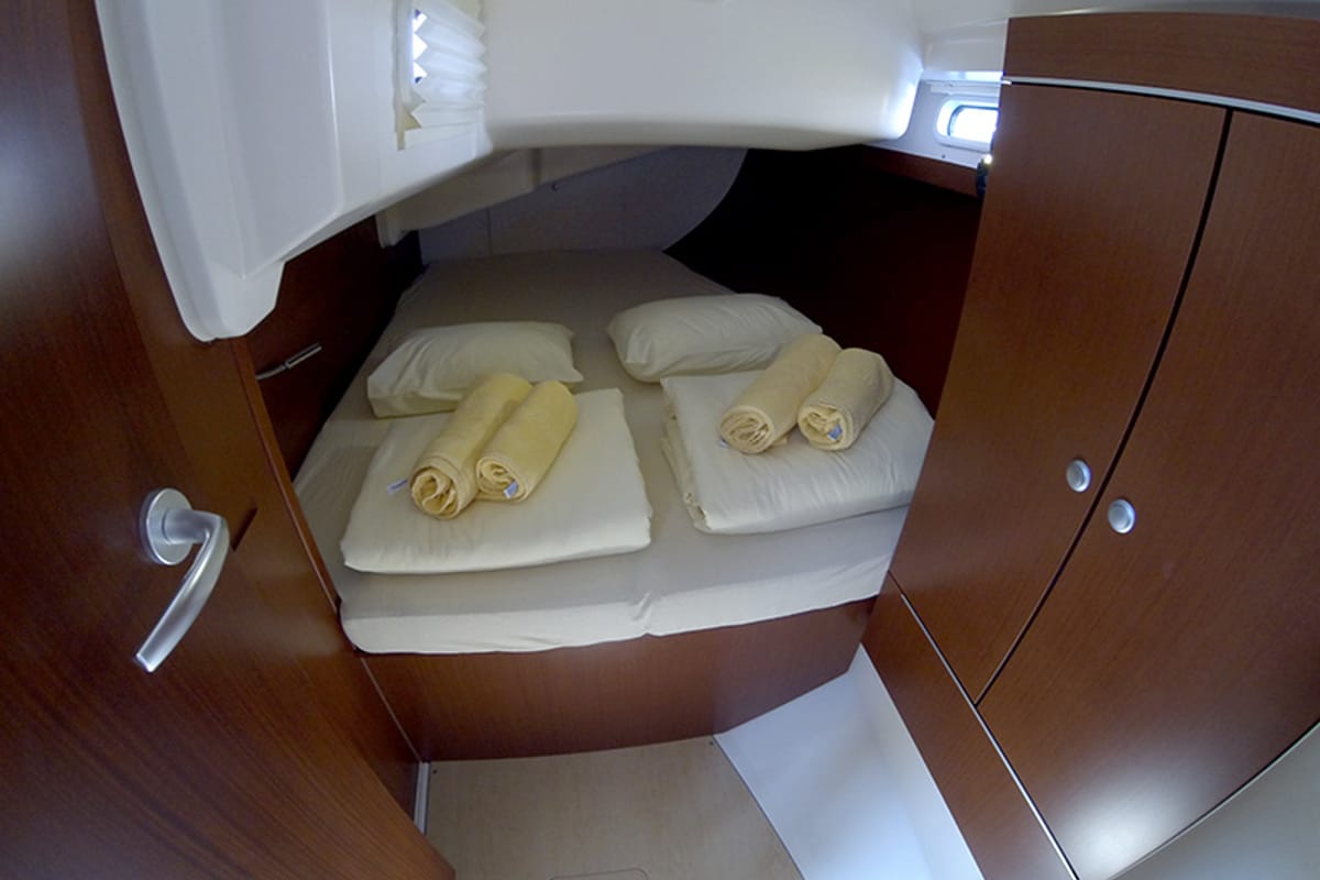 Cabin on Ariel, a Hanse Yachts Hanse 385 sailboat at Grad Šibenik, Croatia
