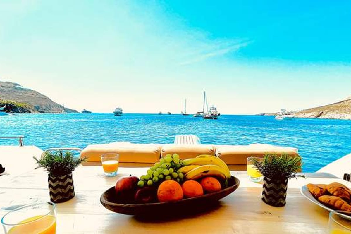 Azimut, a Azimut 58 motorboat at Mykonos, Greece