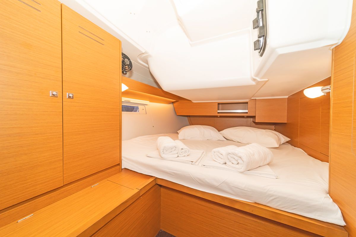 Cabin on Hierax, a Dufour 430 sailboat at Volos Municipality, Greece
