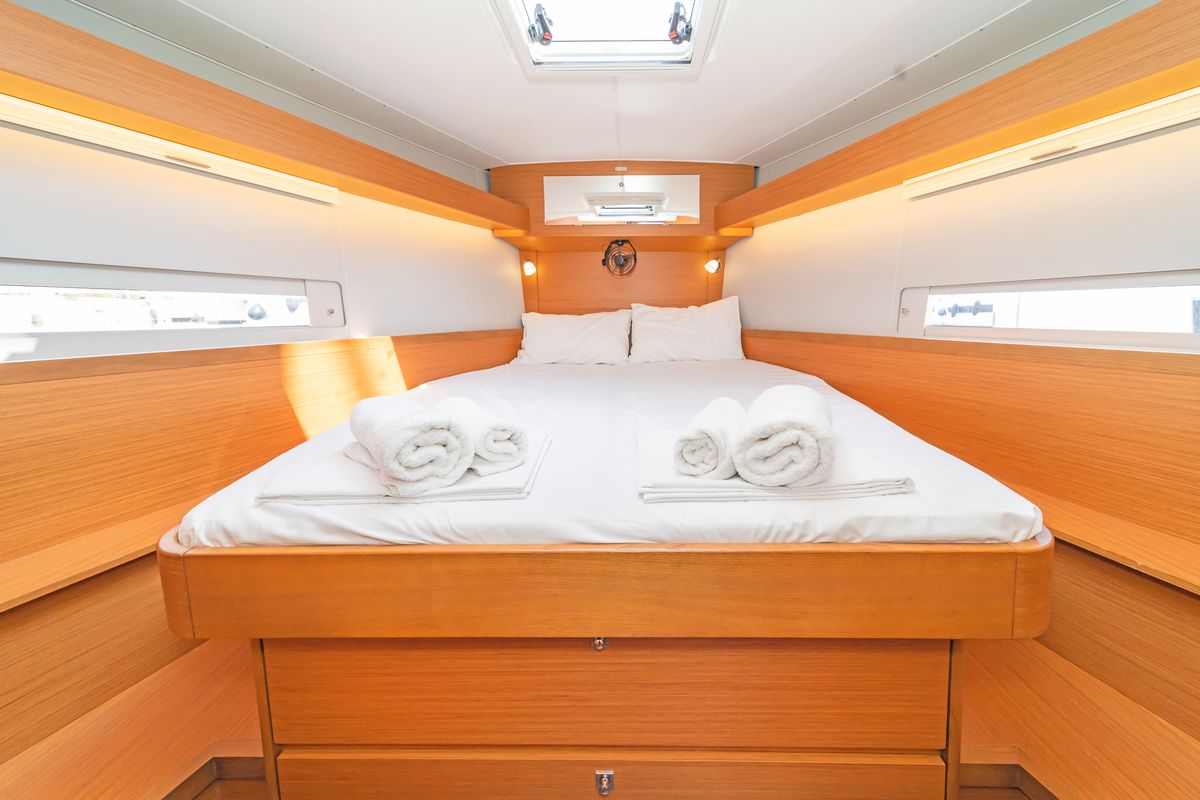 Cabin on Hierax, a Dufour 430 sailboat at Volos Municipality, Greece