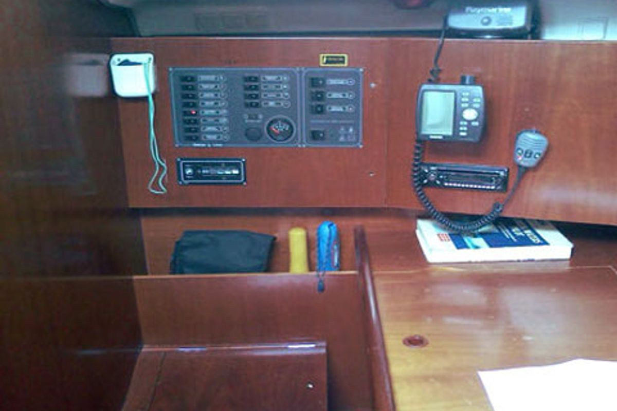 Hinitsa, a Beneteau Oceanis 393 sailboat at Gouvia, Greece