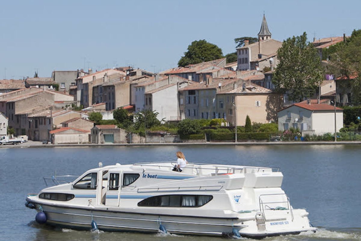 Exterior view of Magnifique, a Cygnet Magnifique motorboat at Castelnaudary, France
