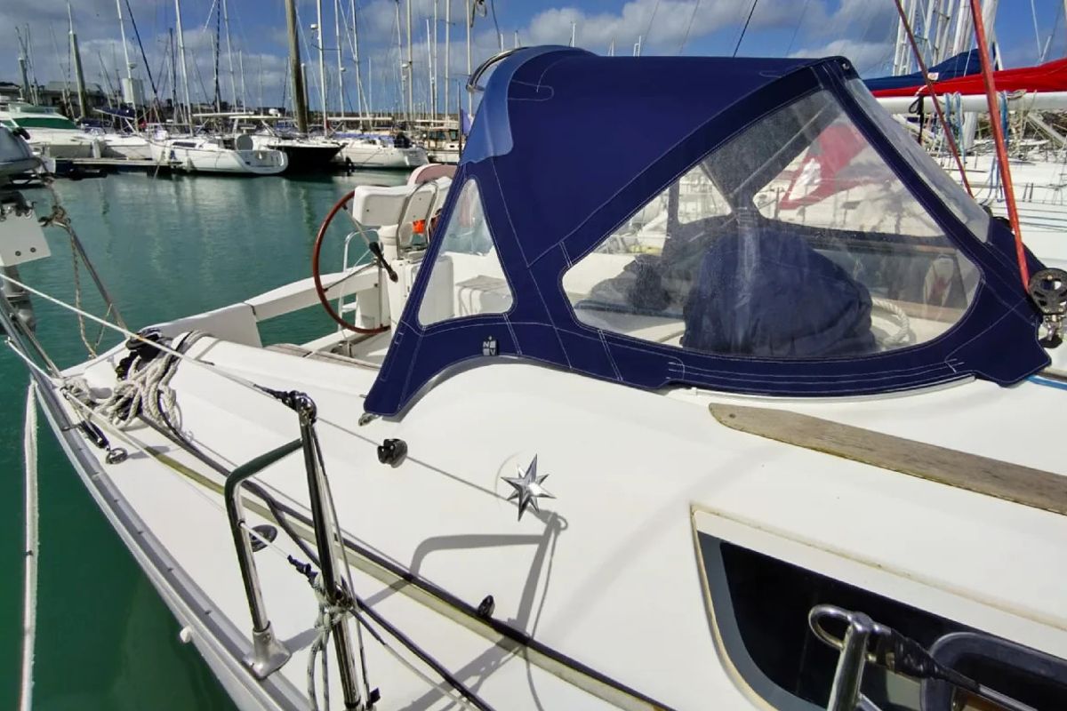 Exterior view of Jami 3, a Jeanneau Sun Odyssey 32i sailboat at Saint-Cast-le-Guildo, France