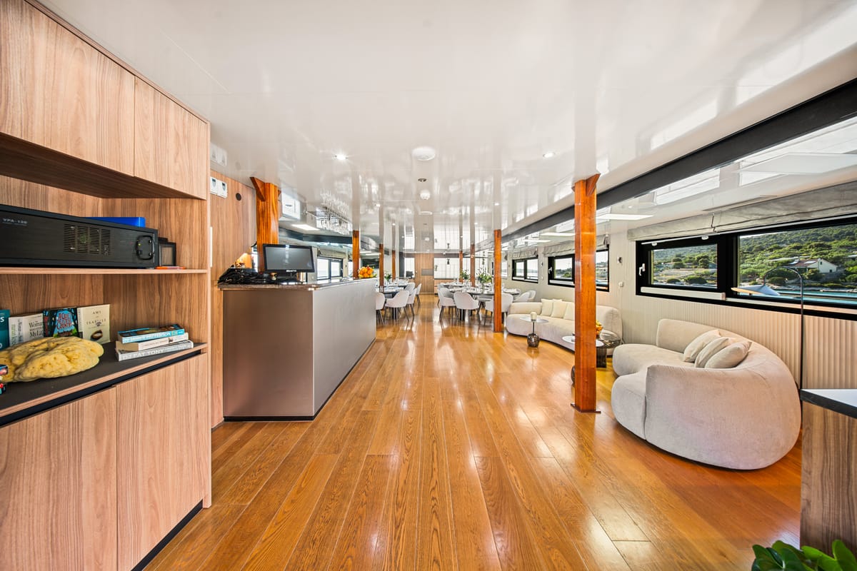 Salon of Karizma, a Gulet Motoryacht yacht at Split, Croatia