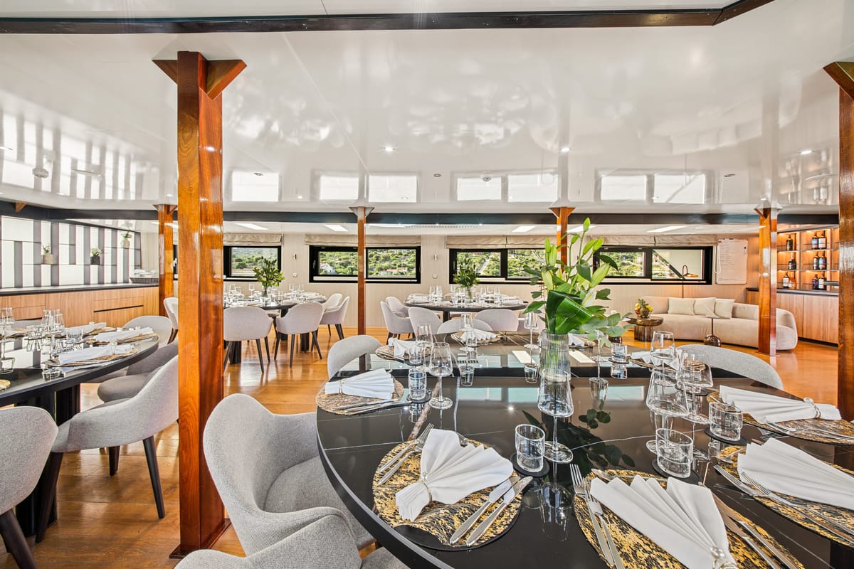 Salon of Karizma, a Gulet Motoryacht yacht at Split, Croatia
