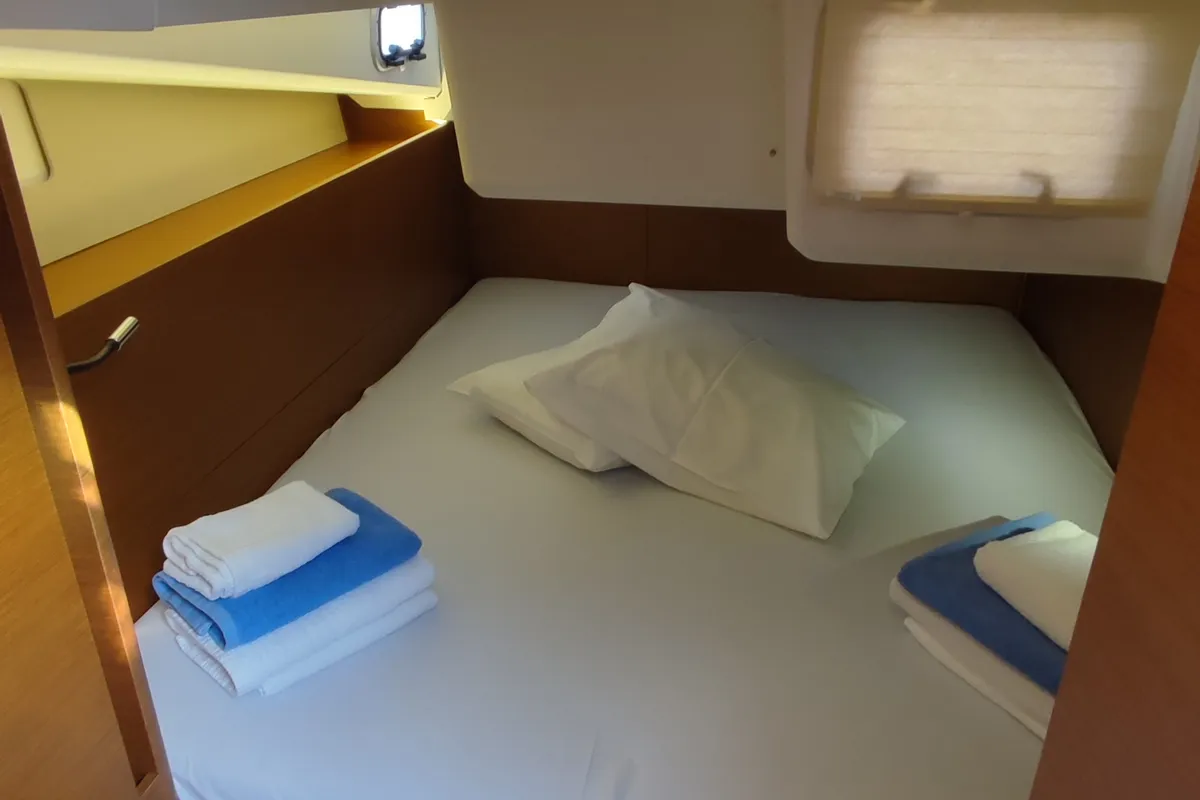 Cabin on Erato, a Jeanneau Sun Odyssey 440 sailboat at Volos Municipality, Greece
