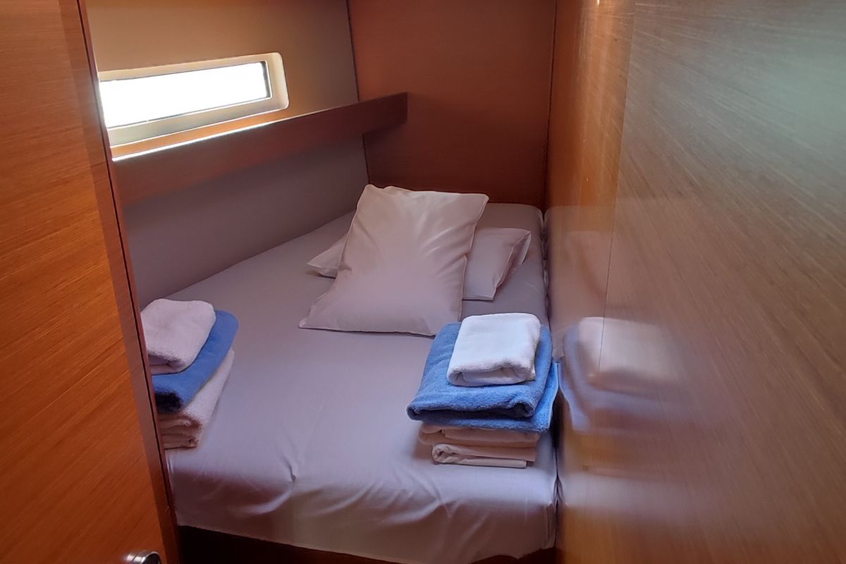 Cabin on Erato, a Jeanneau Sun Odyssey 440 sailboat at Volos Municipality, Greece