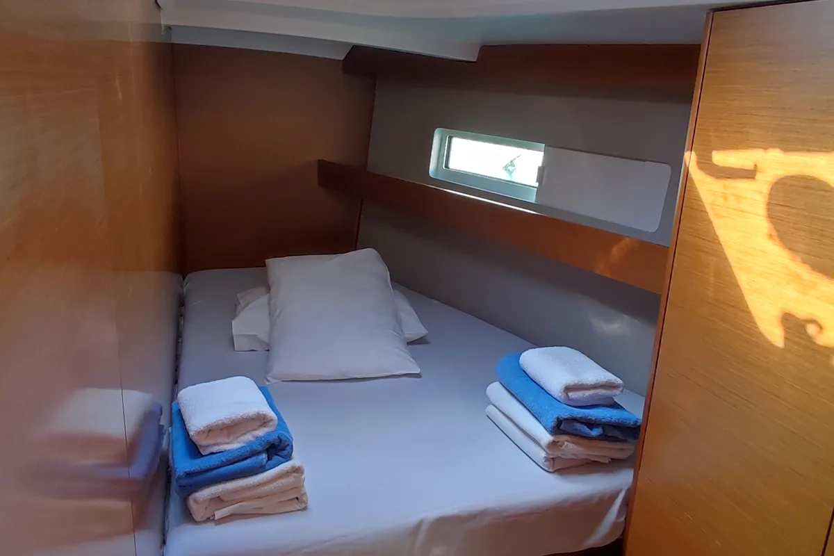 Cabin on Erato, a Jeanneau Sun Odyssey 440 sailboat at Volos Municipality, Greece