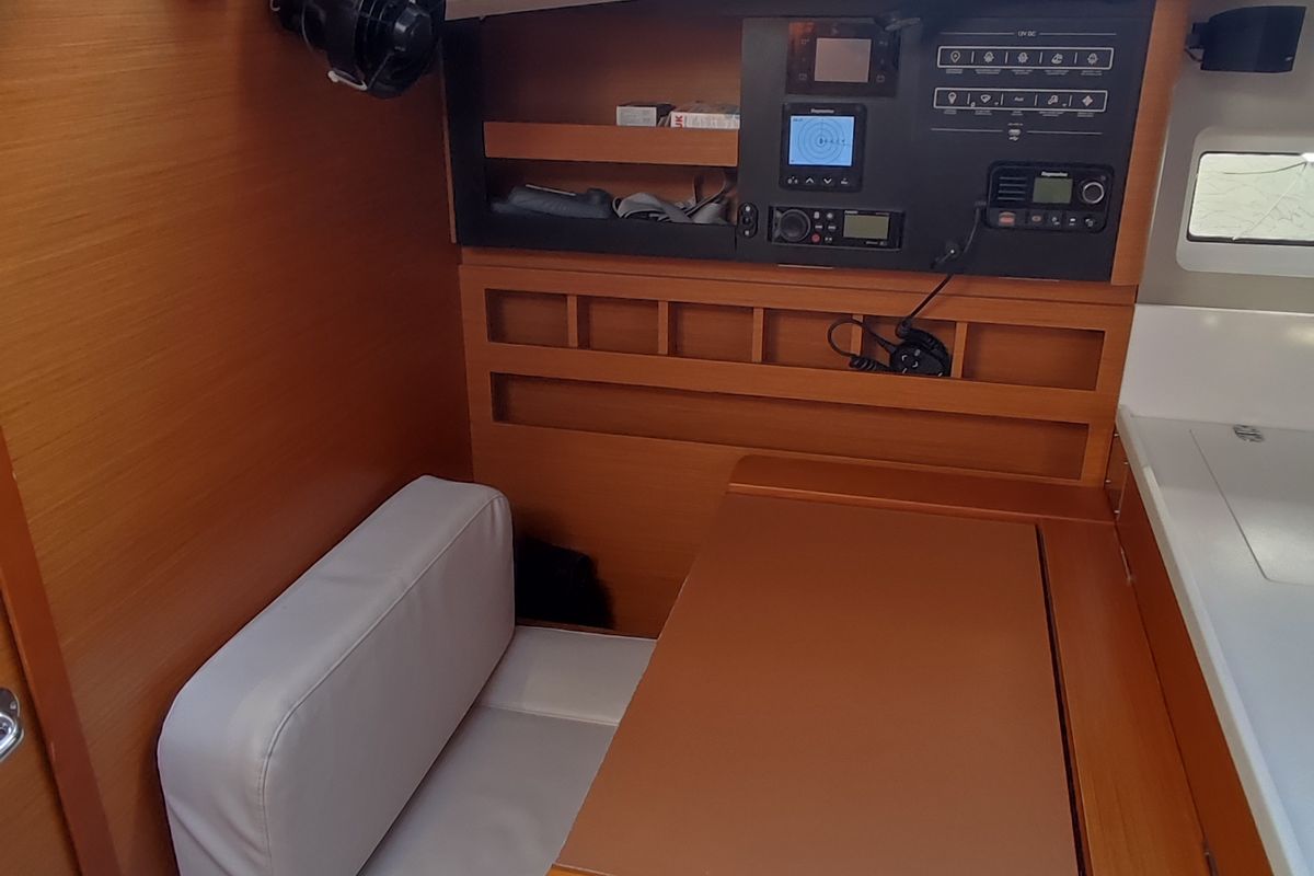 Salon of Erato, a Jeanneau Sun Odyssey 440 sailboat at Volos Municipality, Greece