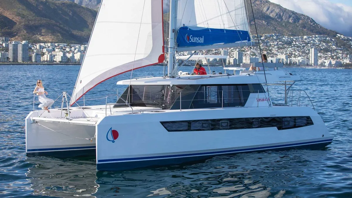 Exterior view of Sunsail 424/4/4 Classic, a Gulet Sunsail 424 catamaran at Marigot, France