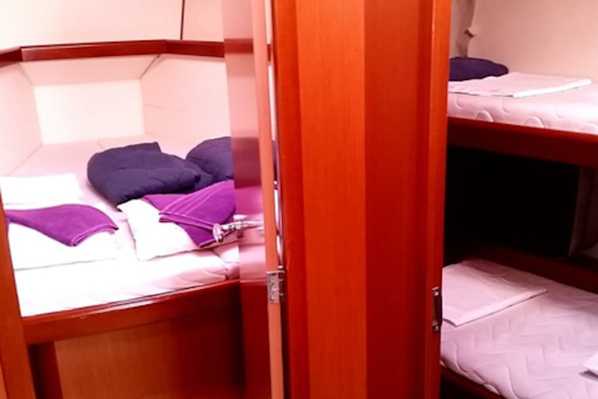 Cabin on Myron, a Beneteau Oceanis 46 sailboat at Pisticci, Italy