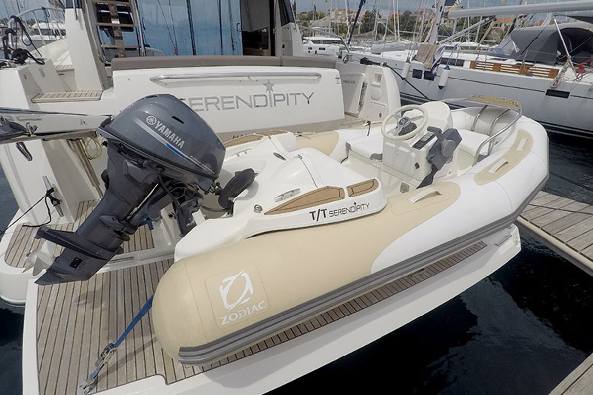 Serendipity, a Jeanneau Prestige 500 Fly yacht at Grad Šibenik, Croatia