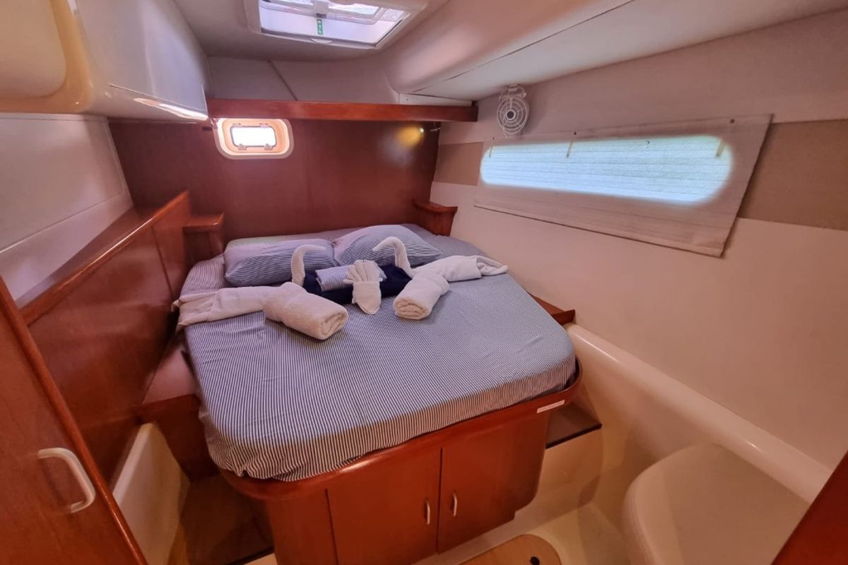 Cabin on Moko Jumbie, a Leopard 46 catamaran at Ribishi, Saint Vincent and the Grenadines