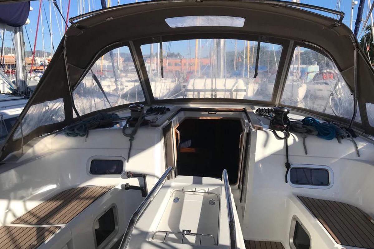 Cockpit of Alboran Bourbon (Las Galletas), a Jeanneau Sun Odyssey 519 sailboat at Elephant Butte Estates, United States
