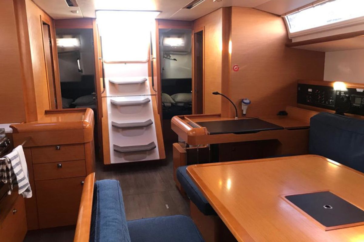 Salon of Alboran Bourbon (Las Galletas), a Jeanneau Sun Odyssey 519 sailboat at Elephant Butte Estates, United States