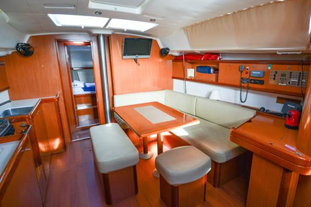 Salon of Soyamaje, a Beneteau Oceanis 43 sailboat at Fethiye, Turkey