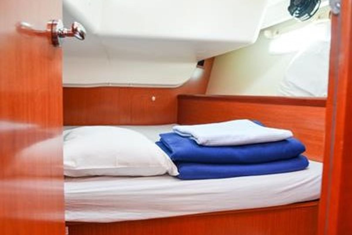 Cabin on Soyamaje, a Beneteau Oceanis 43 sailboat at Fethiye, Turkey