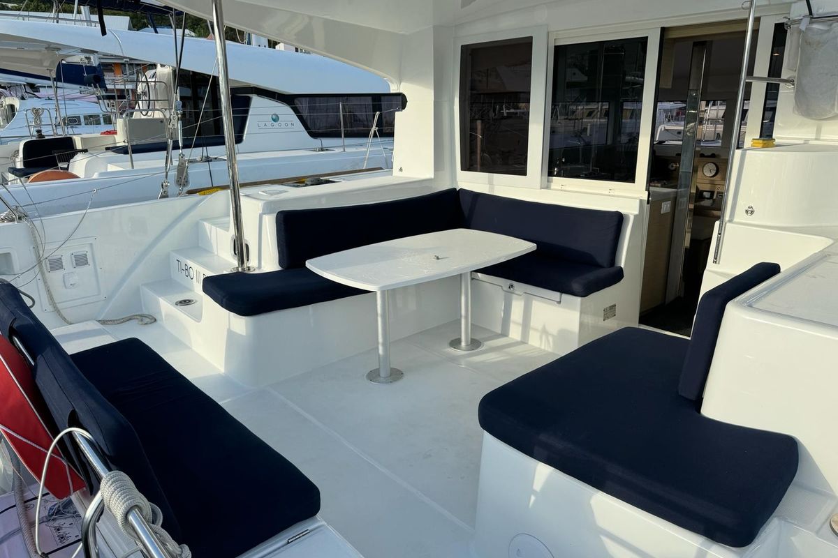 Deck of Roxy I, a Lagoon 40 catamaran at Alameda, United States
