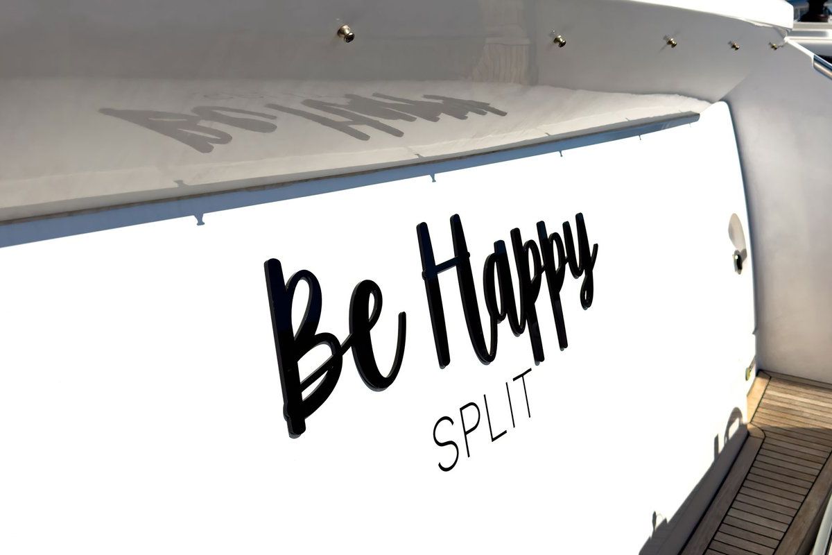 Be Happy, a Azimut 55 Fly yacht at Grad Kaštela, Croatia