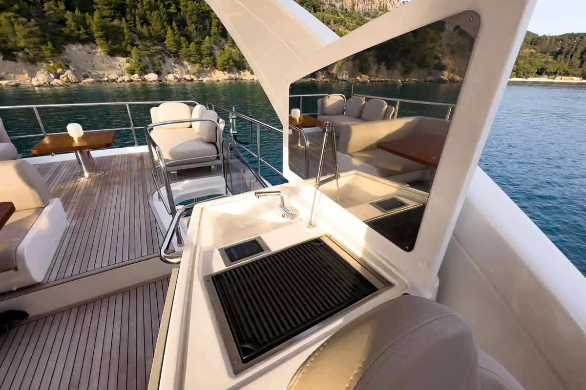 Deck of Be Happy, a Azimut 55 Fly yacht at Grad Kaštela, Croatia