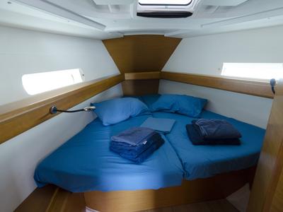 Cabin on Cecile, a Jeanneau Sun Odyssey 409 sailboat at Procida, Italy