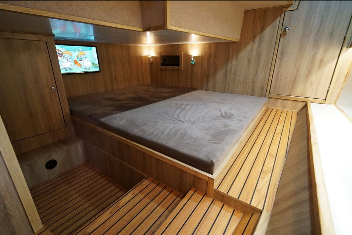 Cabin on Lili, a Nikhen Yachts Nikhen Aquasun 34 Sedan yacht at Seget Donji, Croatia