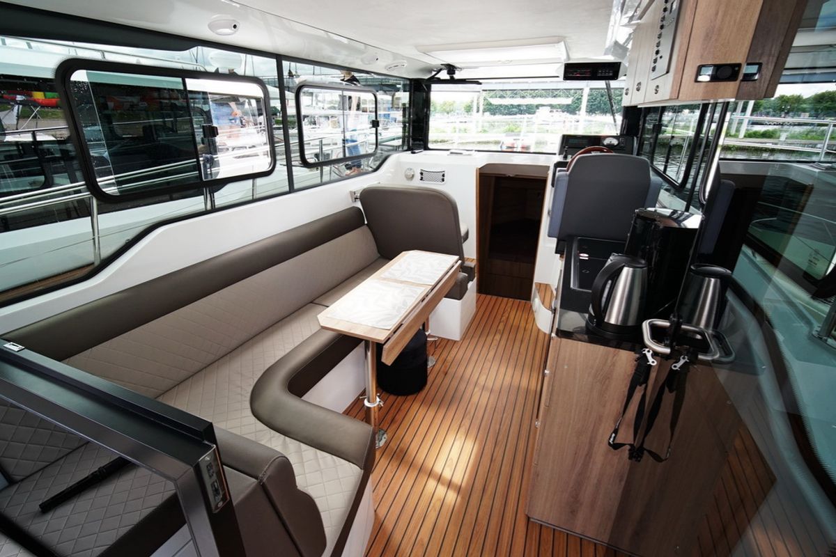 Cockpit of Lili, a Nikhen Yachts Nikhen Aquasun 34 Sedan yacht at Seget Donji, Croatia