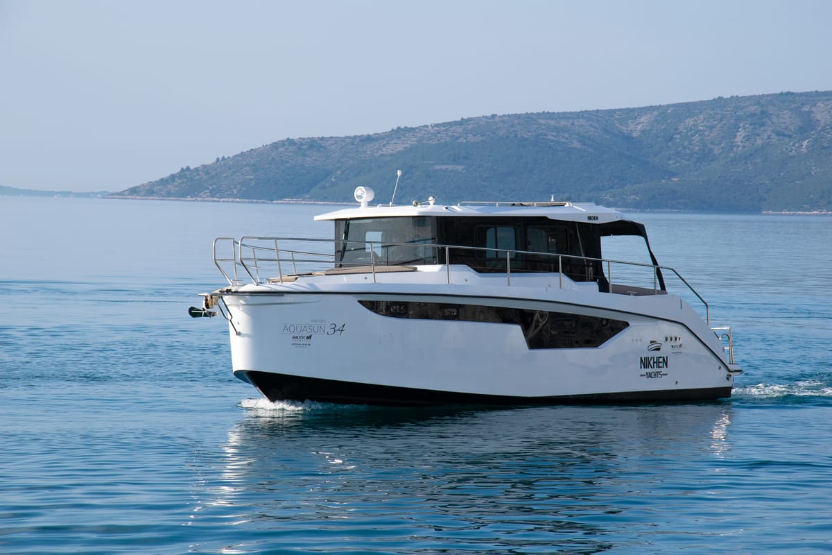 Lili, a Nikhen Yachts Nikhen Aquasun 34 Sedan yacht at Seget Donji, Croatia
