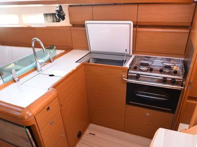 Galley of Pelagia, a Jeanneau Sun Odyssey 419 sailboat at Loutraki, Greece