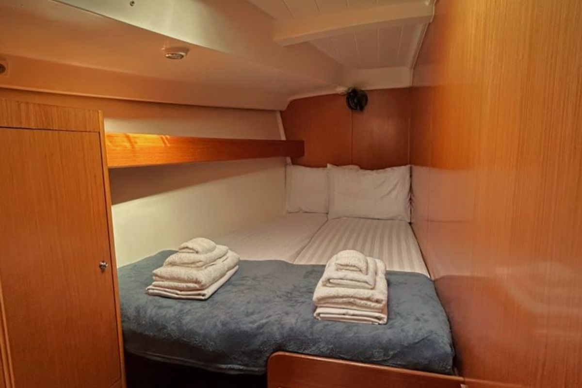 Cabin on Leonidas, a Beneteau Cyclades 50.5 sailboat at Athens, Greece