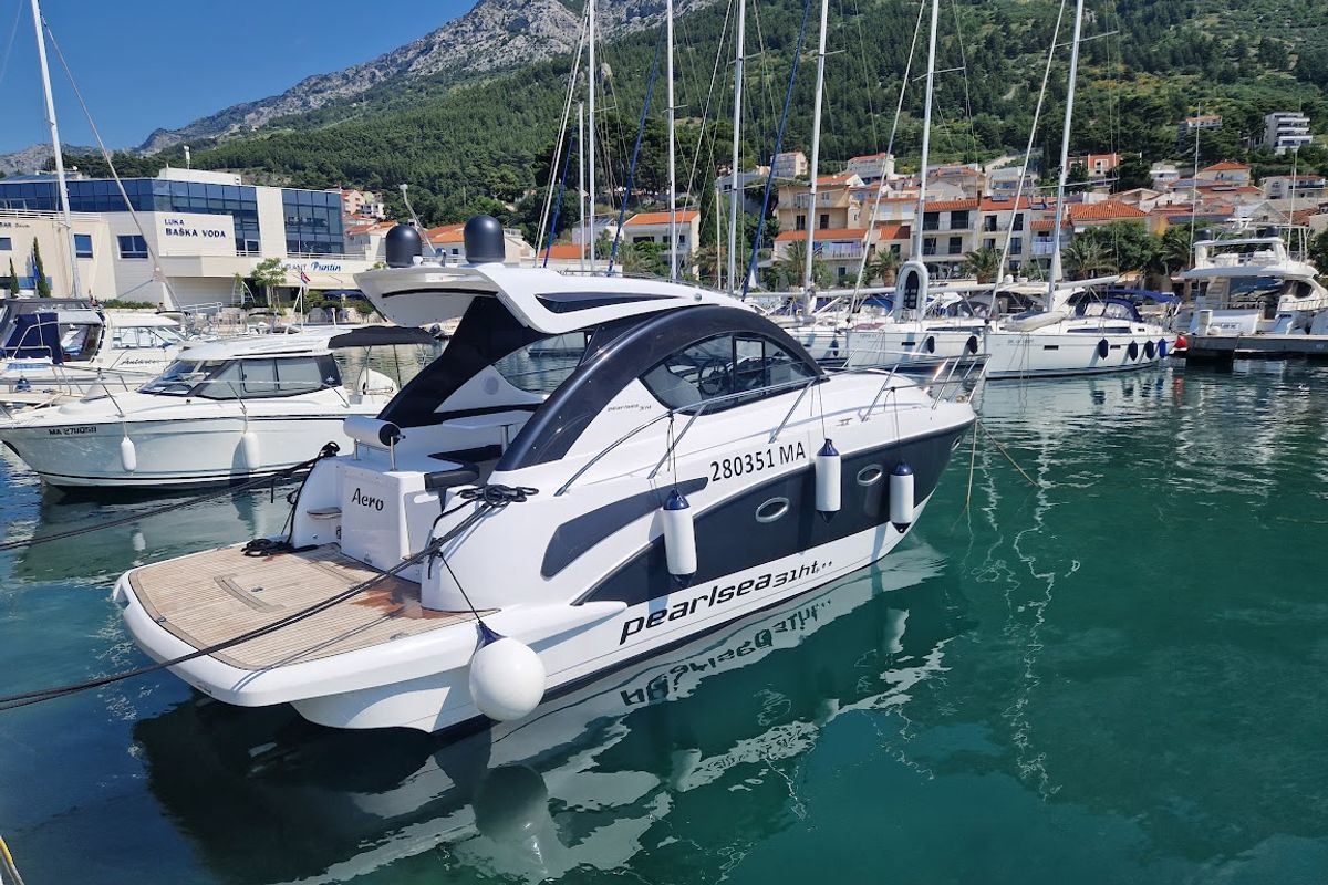 Exterior view of Aero, a Pearl Sea Yachts d.o.o. Pearlsea 31 Hard Top motorboat at Općina Baška Voda, Croatia