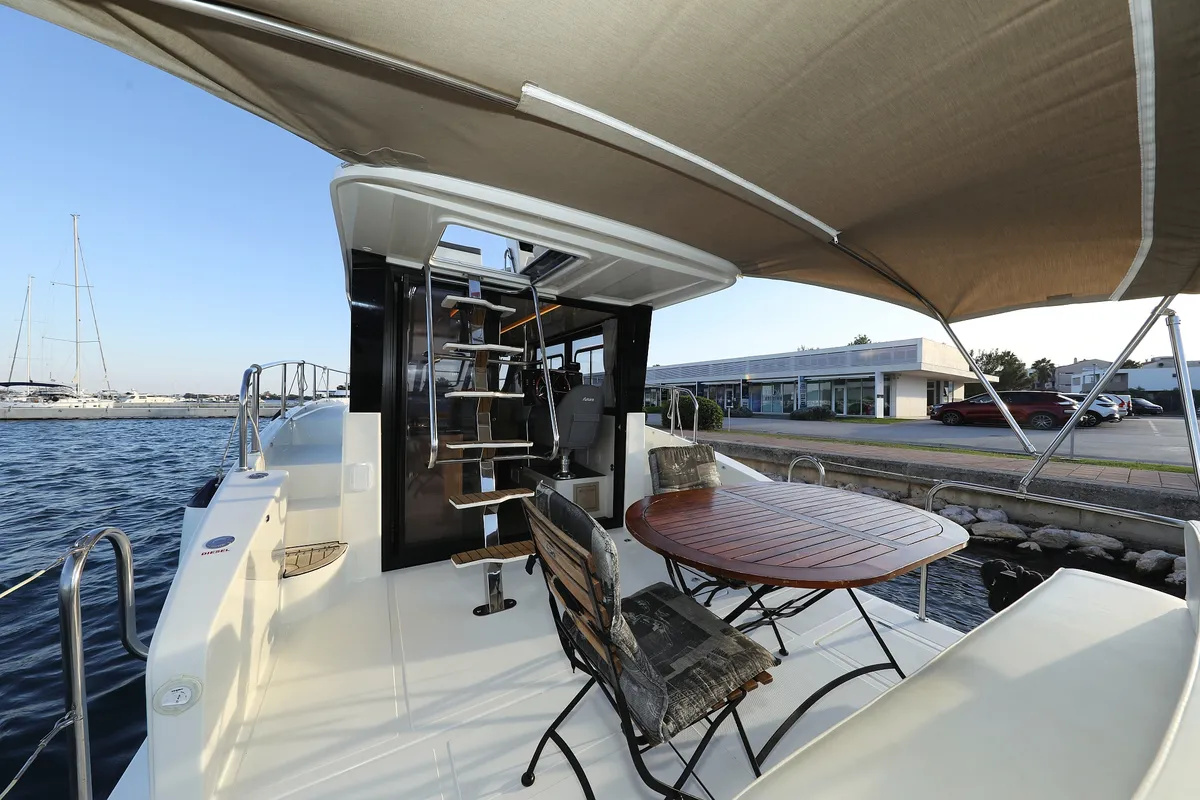 Deck of Backup, a Cobra Yachts Futura 40 Grand Horizon yacht at Općina Sukošan, Croatia