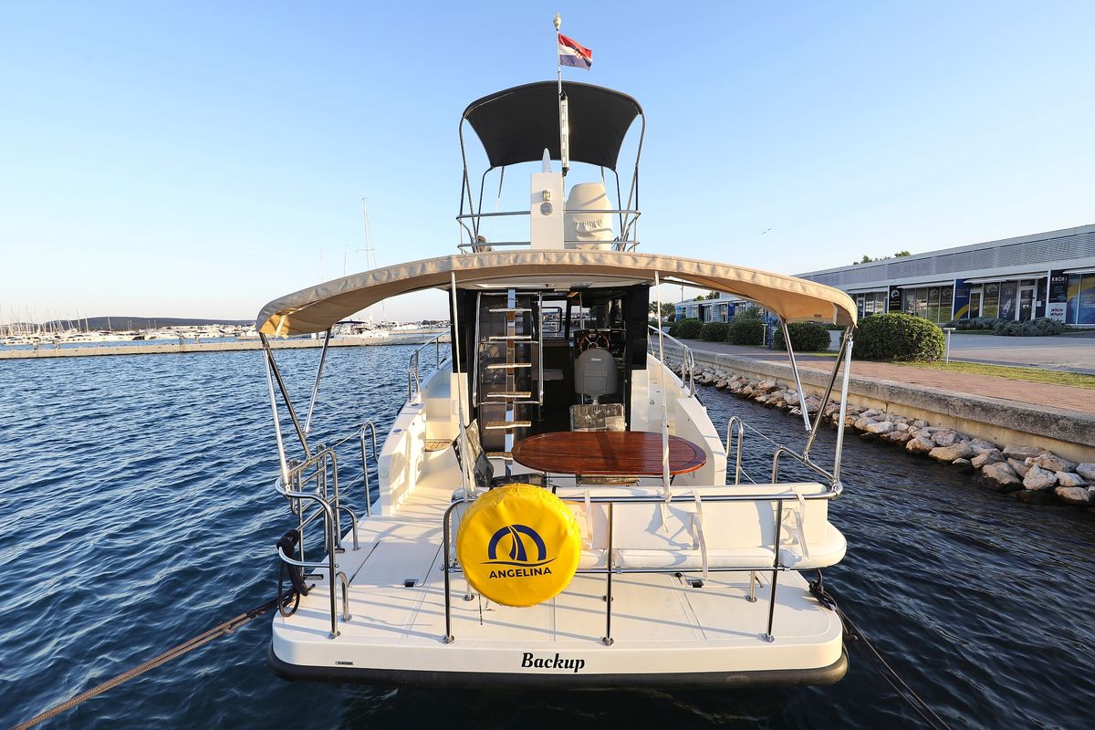 Exterior view of Backup, a Cobra Yachts Futura 40 Grand Horizon yacht at Općina Sukošan, Croatia