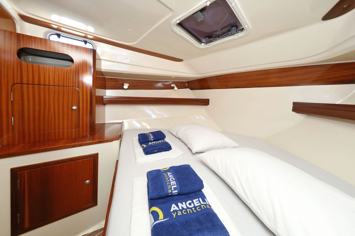 Cabin on Dugi II, a SAS - Vektor Vektor 950 motorboat at Grad Biograd na Moru, Croatia