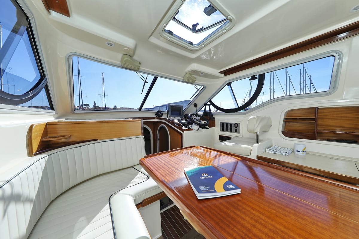 Salon of Dugi II, a SAS - Vektor Vektor 950 motorboat at Grad Biograd na Moru, Croatia