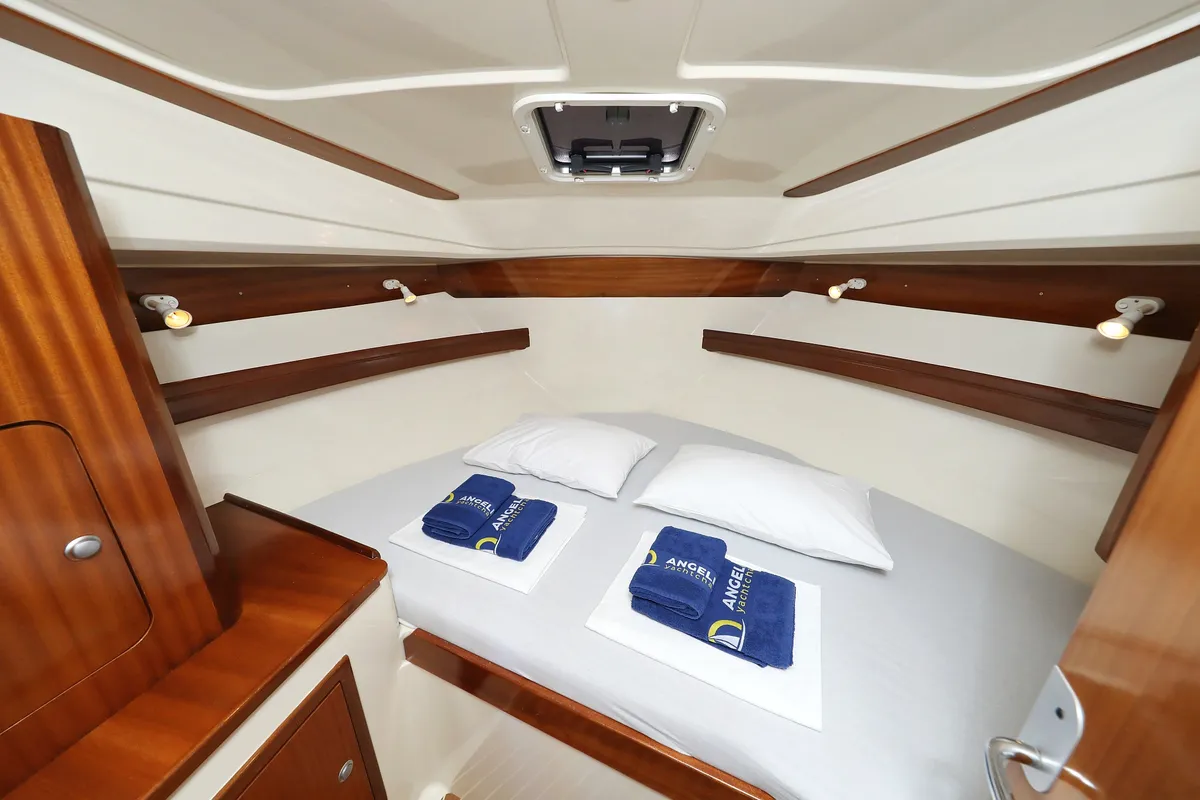 Cabin on Dugi II, a SAS - Vektor Vektor 950 motorboat at Grad Biograd na Moru, Croatia