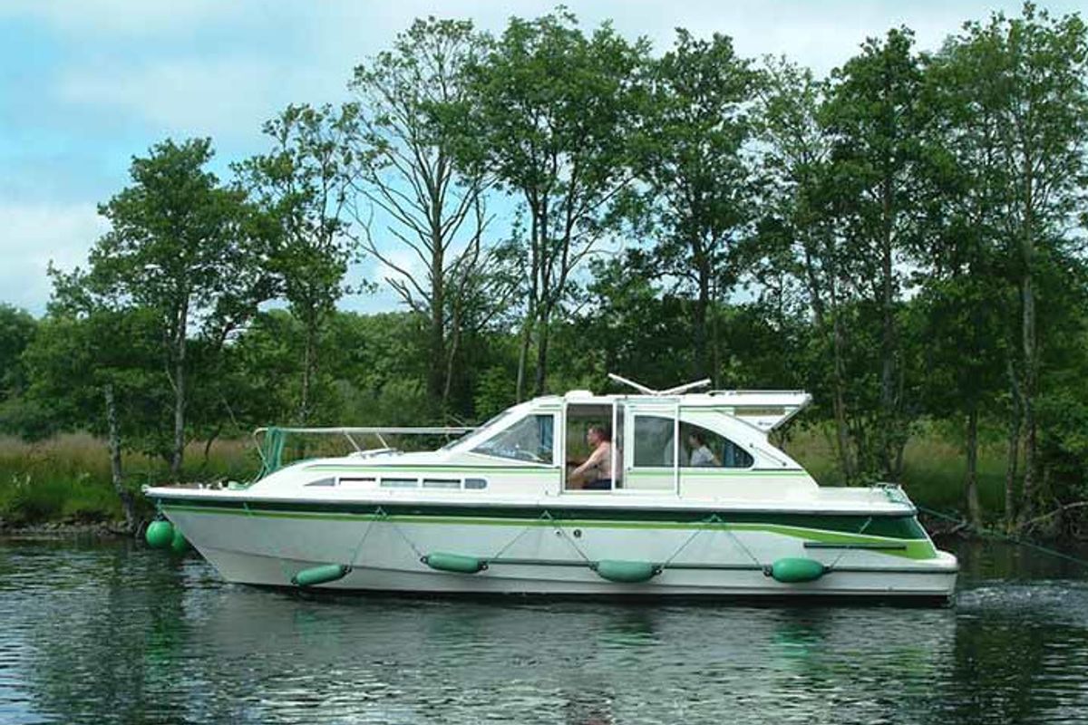 Exterior view of Mountain Star - Budget 1, a Cygnet Mountain Star motorboat at Laggan, United Kingdom