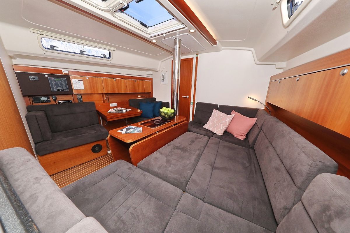 Salon of Luna, a Hanse Yachts Hanse 415 sailboat at Grad Šibenik, Croatia
