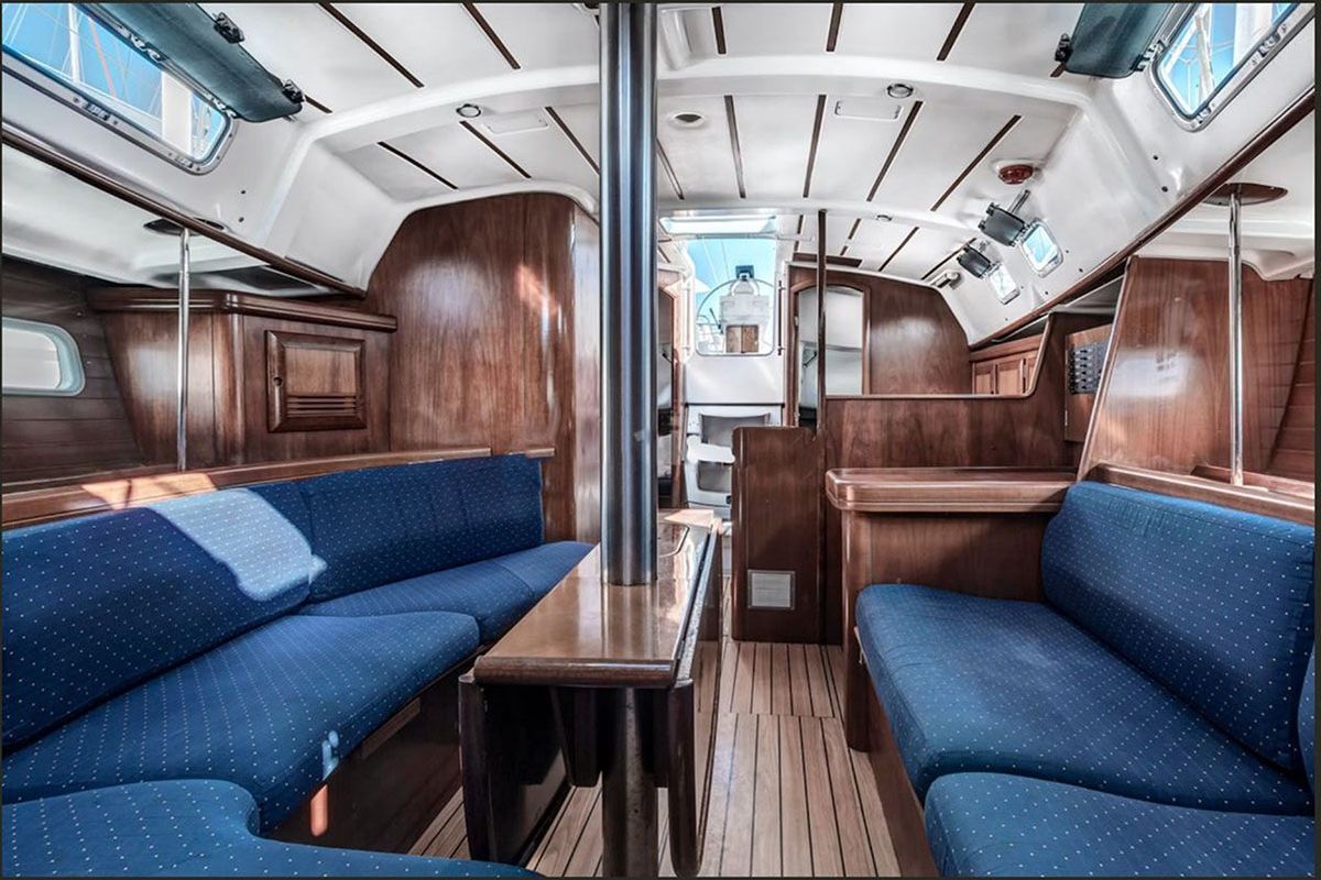 Salon of ANIMA, a Beneteau Oceanis 361 sailboat at Marina Delta Kallithea, Greece